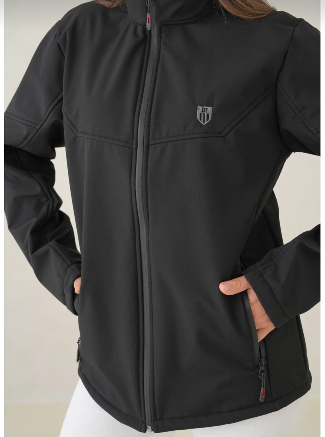 Softshell Içi Polarlı Siyah Su Geçirmez Ve Rüzgara Dayanıklı Spor Mont